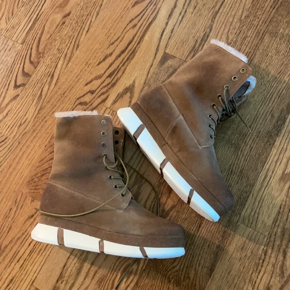 Brand New Tan Suede Faux Fur Winter Boots - Picture 2 of 7